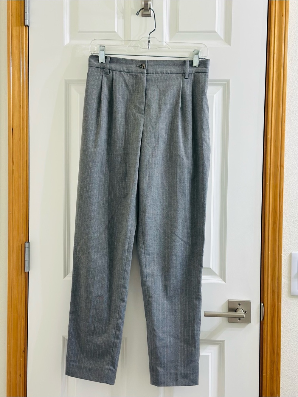 Calvin Klein Grey Pinstripe Trousers Size 6 Business Casual Career Pants